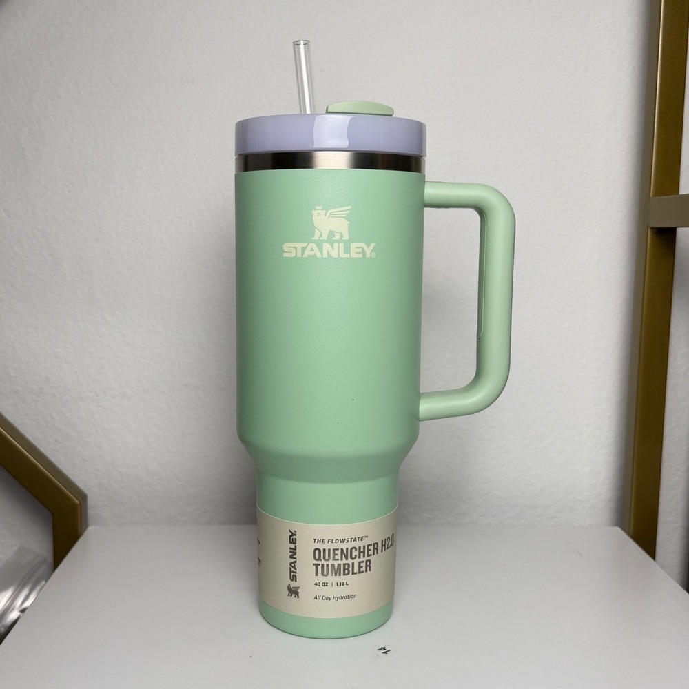 Stanley 40oz Quencher H2.0 FlowState Tumbler Pistachio Green 10-13230-049